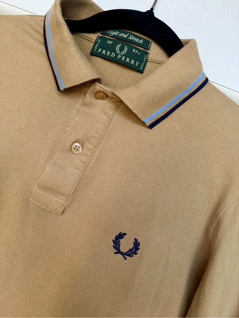 Fred Perry Men’s Long-Sleeve Polo in Camel with Navy Trim M - Picture 3 of 8